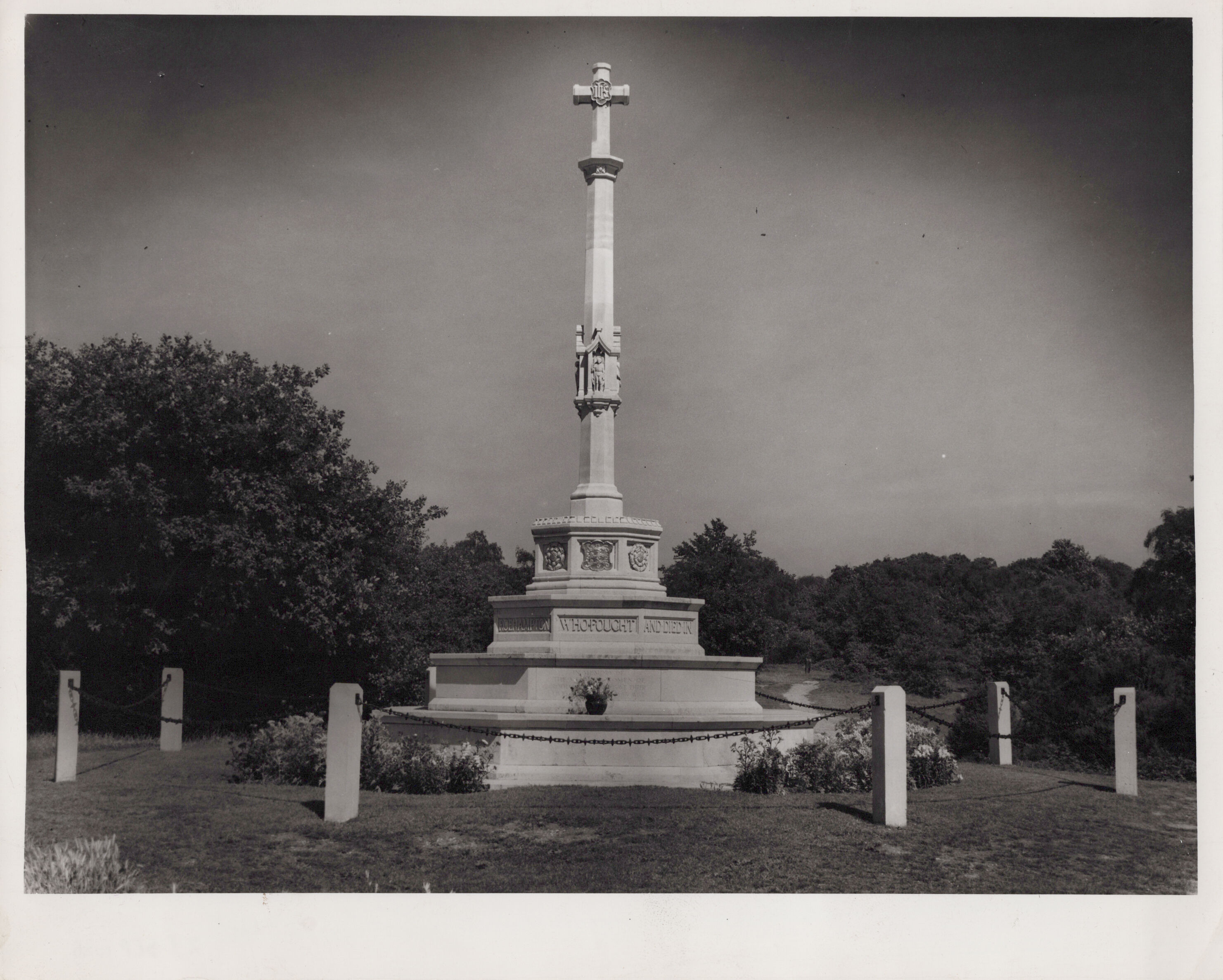 War Memorial, Roehampton