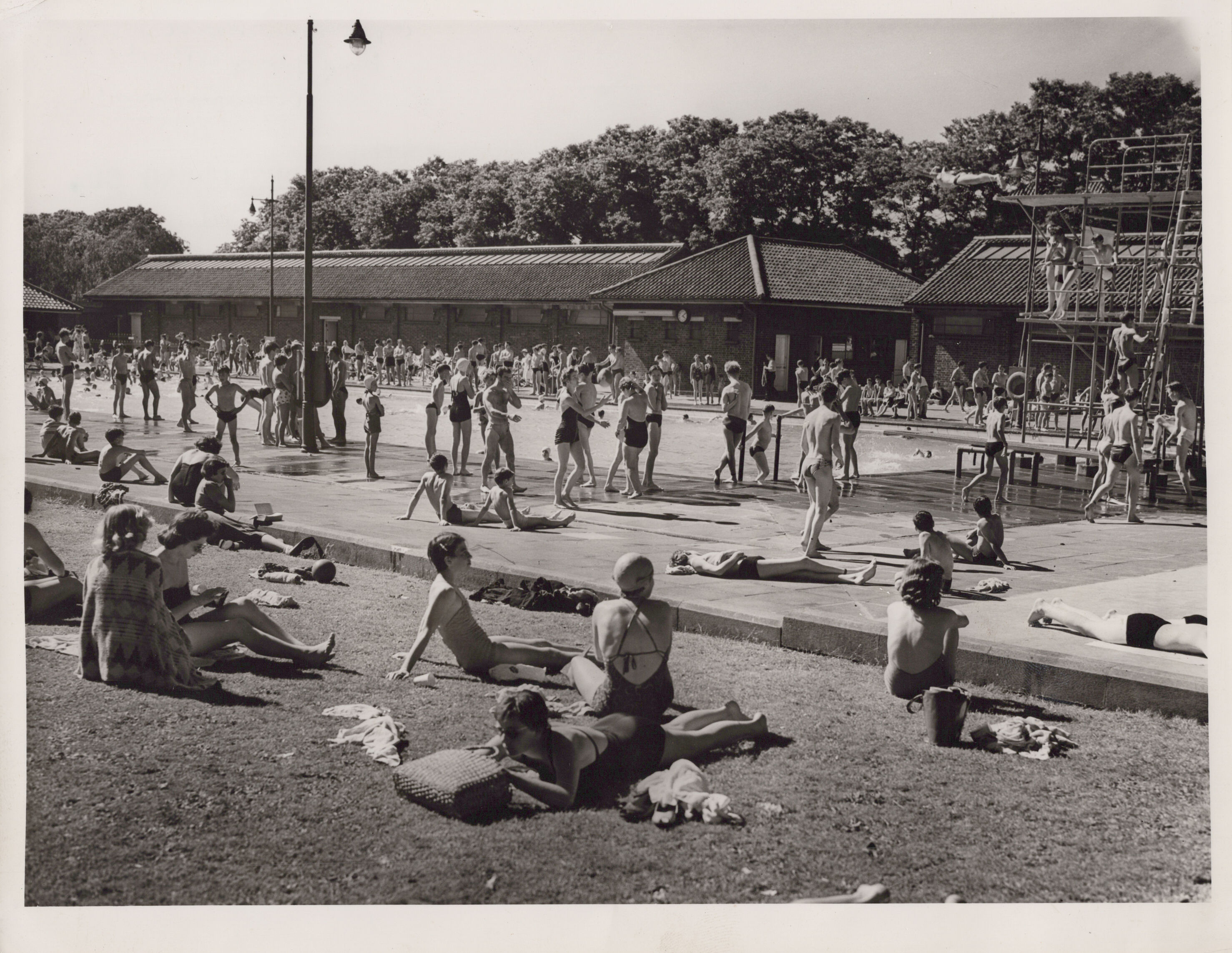 Open-air pool, King George's Park