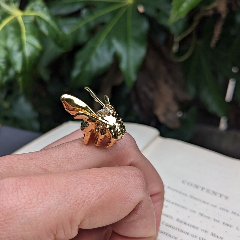 real-bumblebee-necklace