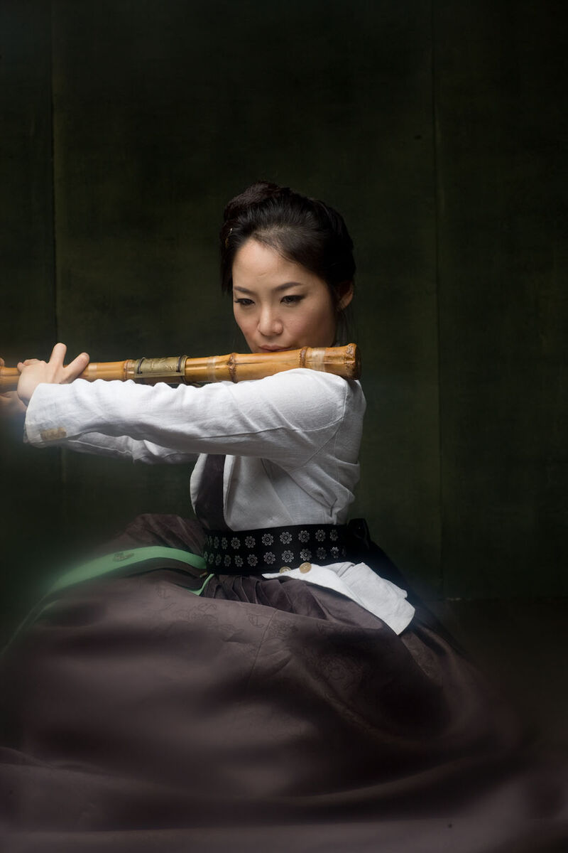 Korean Daegeum flutist