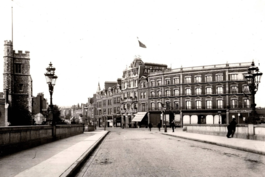Black and white image showing the exterior of the White Lion Hotel in Putney