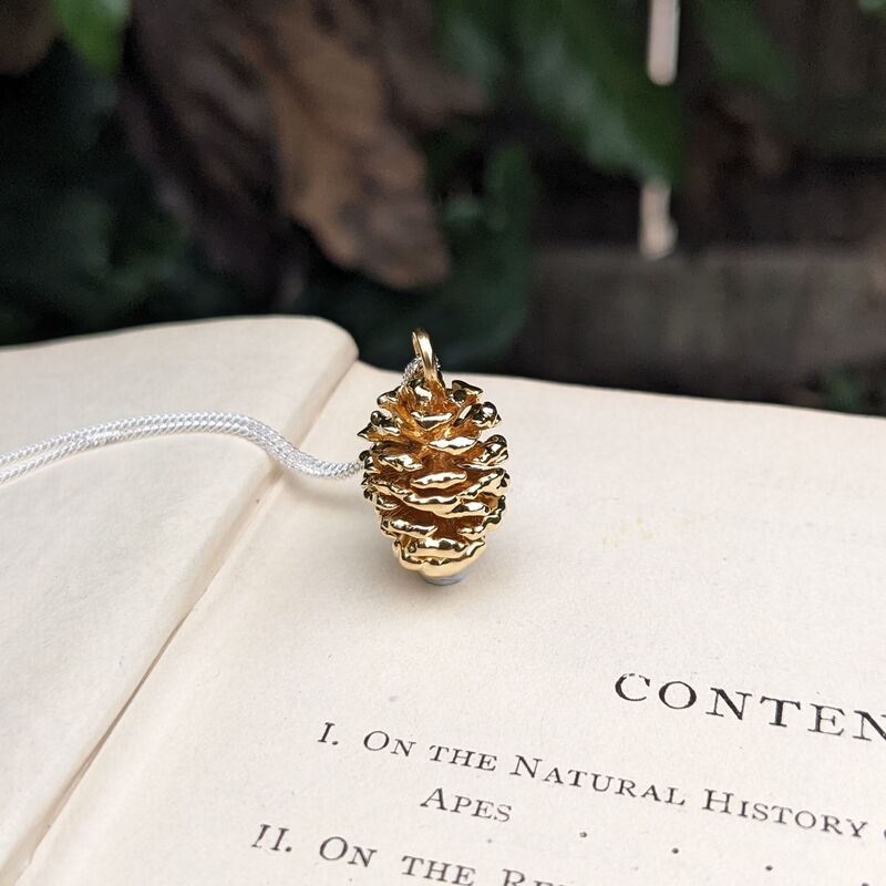 golden-alder-cone-necklace