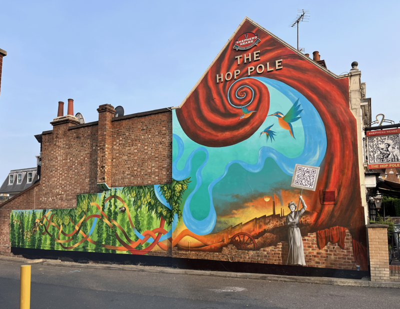 An image of The Hop Pole mural painted by Shiza Naveed and Julian Hills