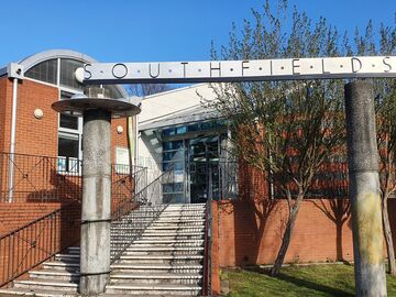 Southfields Library exterior